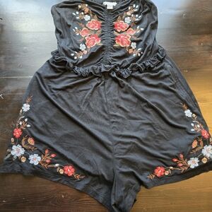American Eagle Embroidered Floral Womens Small Romper Black Viscose Boho Western